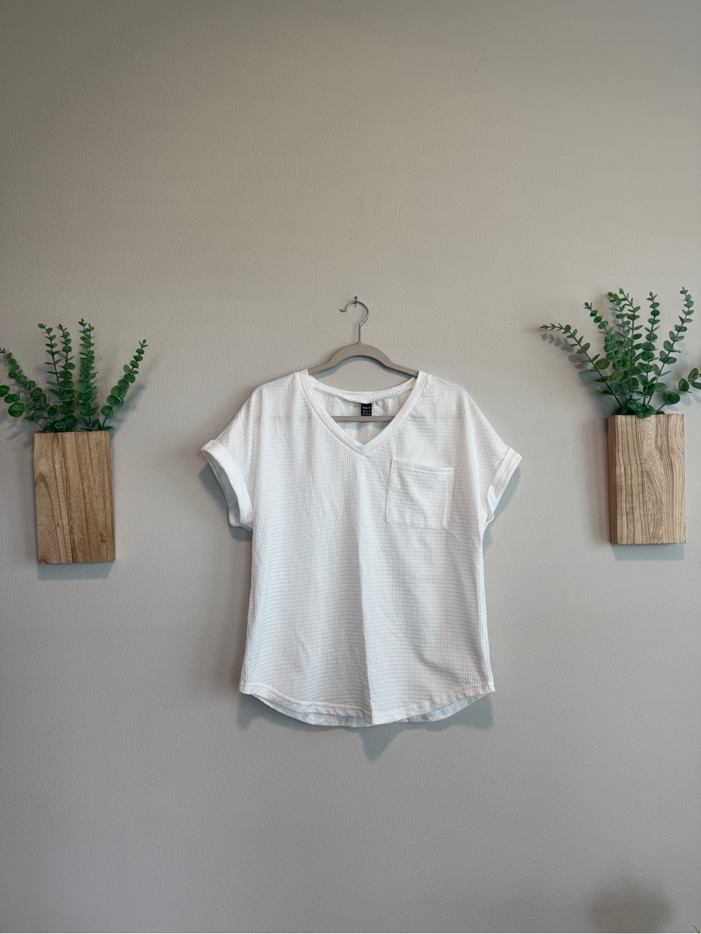 SHEIN White V-Neck Pocket Short Sleeve Tee